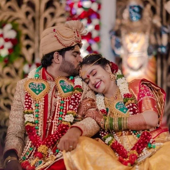 South Indian wedding couple in traditional Telangana attire